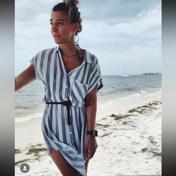 Umgee Oversized  button down - Grey and while stripes - Picture 1 of 3